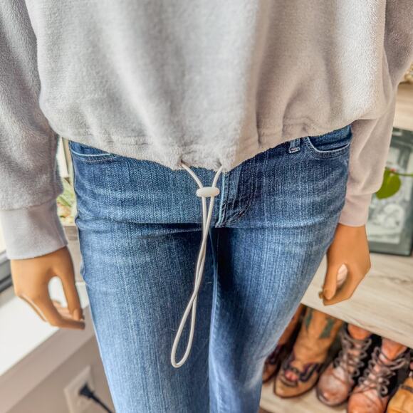 Fifth Sun, Gray Velour Comfy Cozy Sweatshirt/Pajama Top w/ Drawstring, Small - Picture 4 of 9